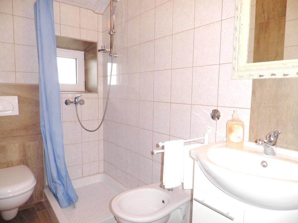 Studio Sijara Apartamento Motovun Habitación foto